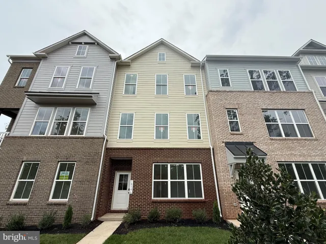 $619,900 | 10106 Queens Way, Manassas, VA 20110