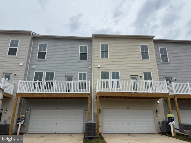 10106 Queens Way Manassas, VA 20110 - Photo 2 of 10 Exterior Rear