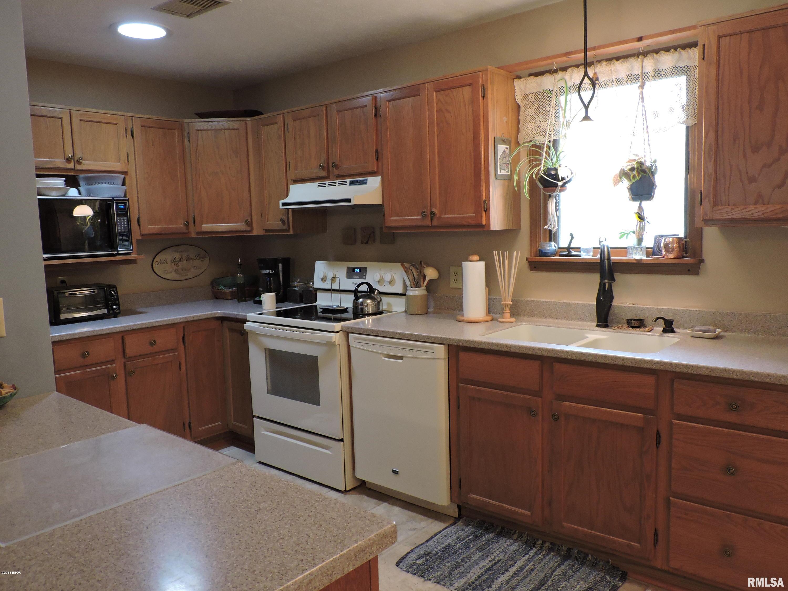 4100 Baptist Camp Road Carterville, IL 62918 - Photo 10 of 36 Gallery Image 10