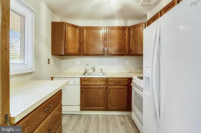 $2,850 | 13109 Dumbarton Drive, Rockville, MD 20853