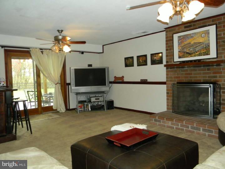 1126 Warren Road West Chester, PA 19382 - Photo 10 of 25 Family Room