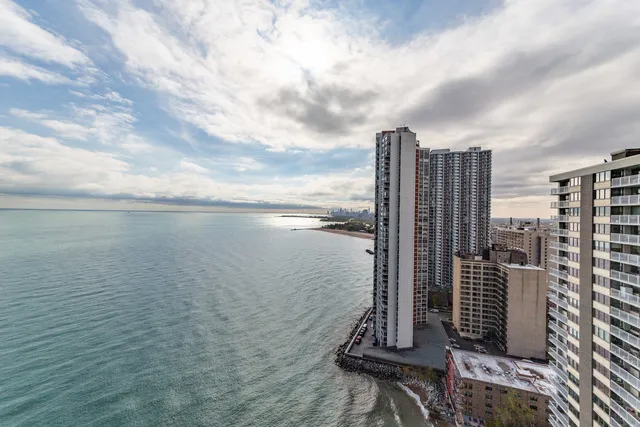 $1,750 | 6157 North Sheridan Road, Unit 17E, Chicago, IL 60660