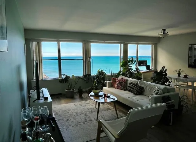 $1,750 | 6157 North Sheridan Road, Unit 17E, Chicago, IL 60660