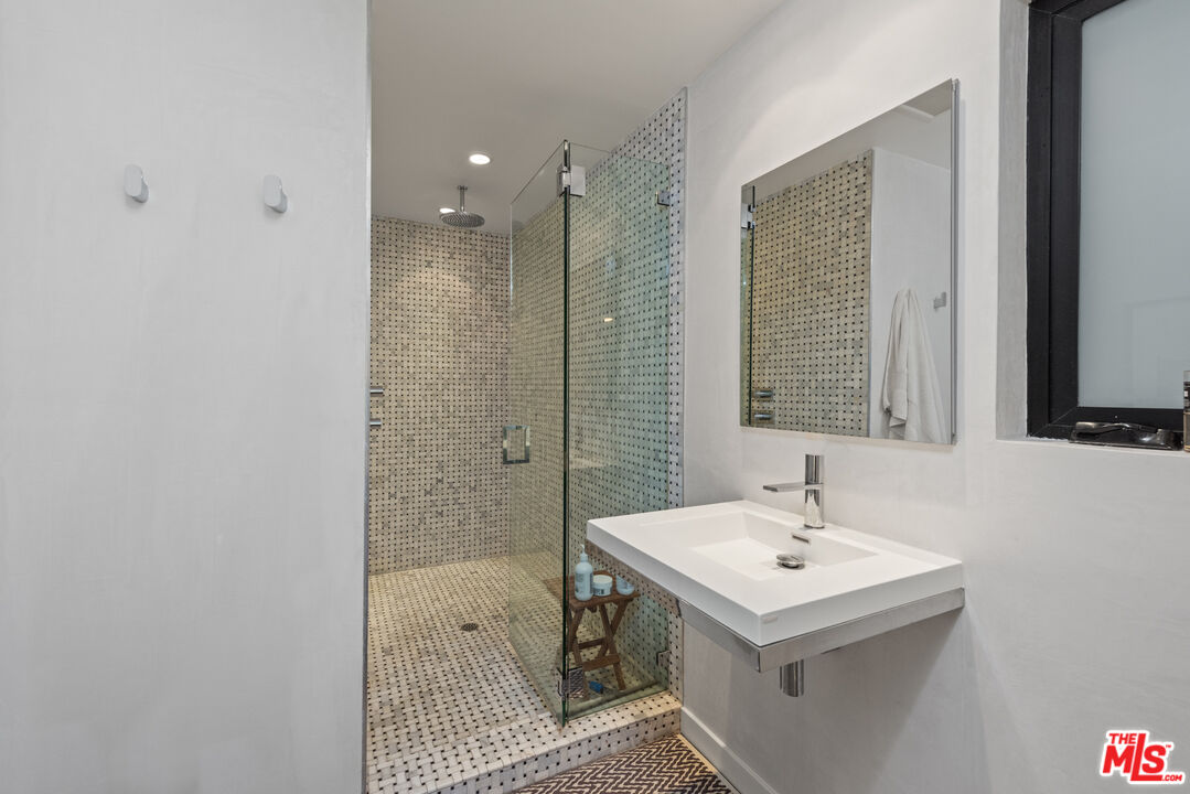 4616 Roma Court Marina del Rey, CA 90292 - Photo 23 of 29 Gallery Image 23