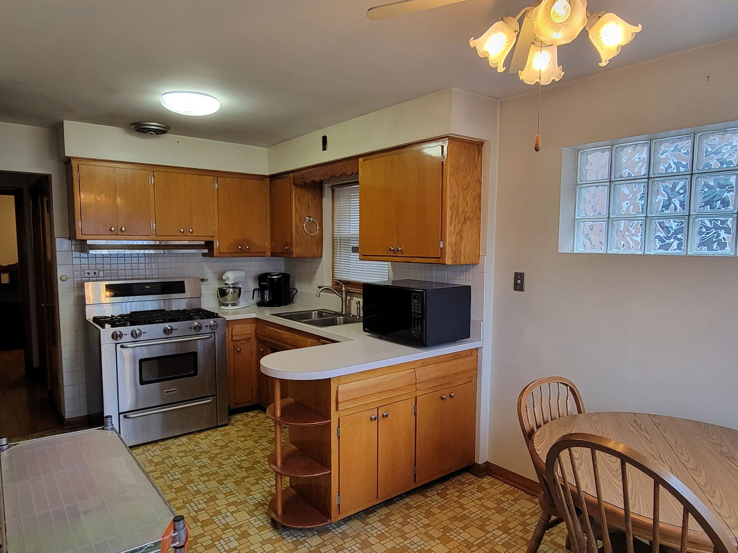 5316 North Rutherford Avenue Chicago, IL 60656 - Photo 7 of 44