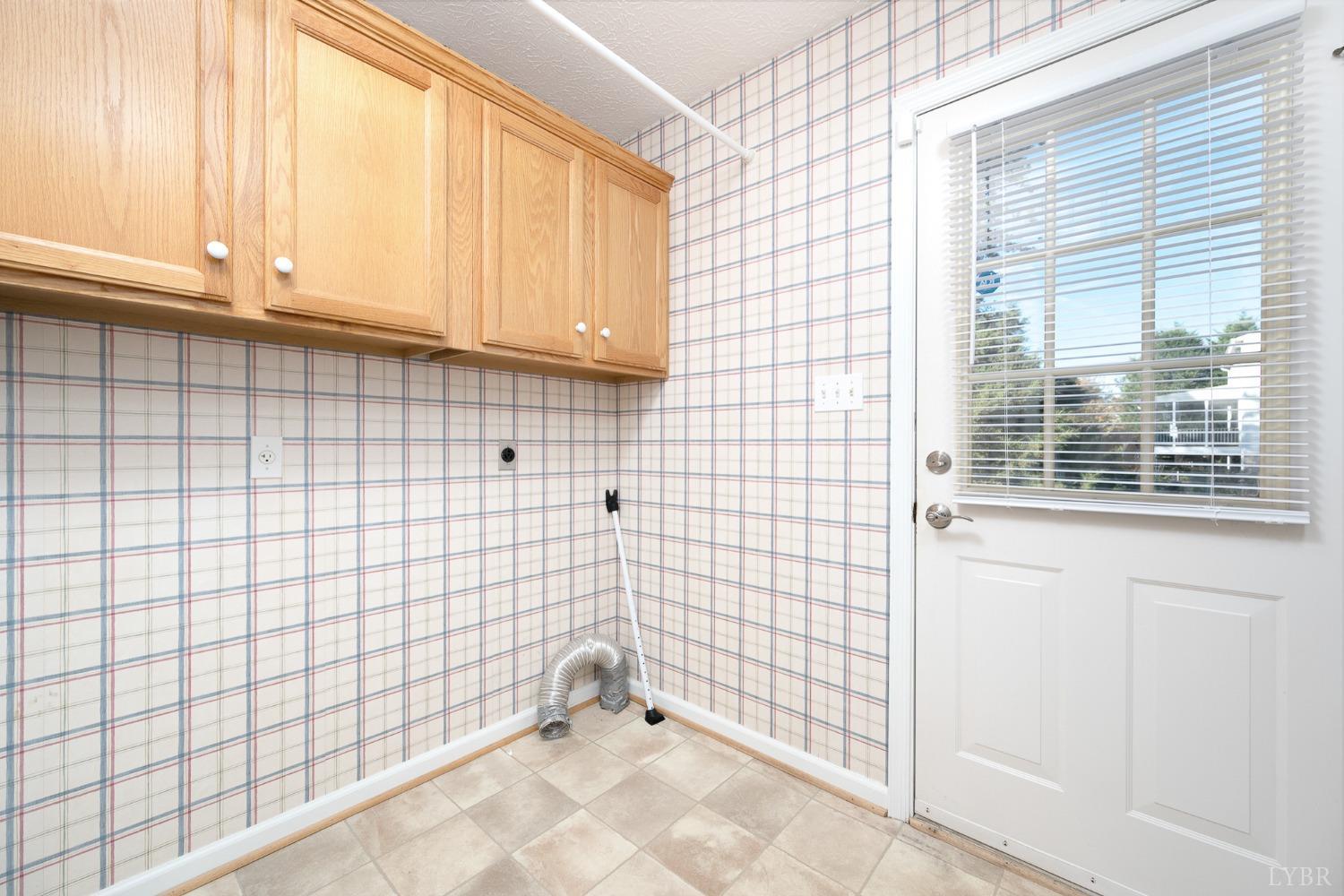 2629 Everett Road Forest, VA 24551 - Photo 19 of 47 a bathroom with a bathtub and shower