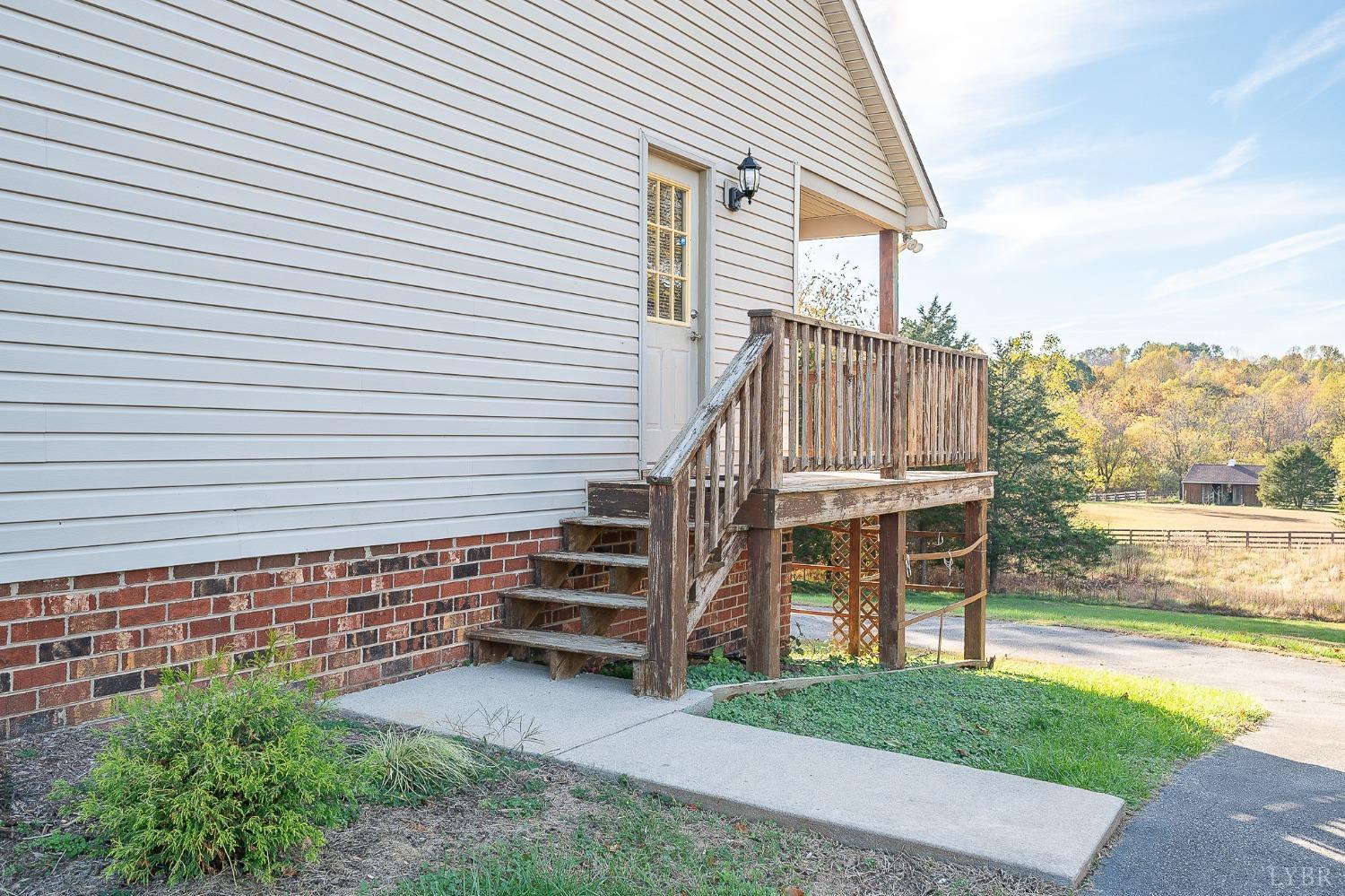 2629 Everett Road Forest, VA 24551 - Photo 7 of 47 a view of a back yard of the house
