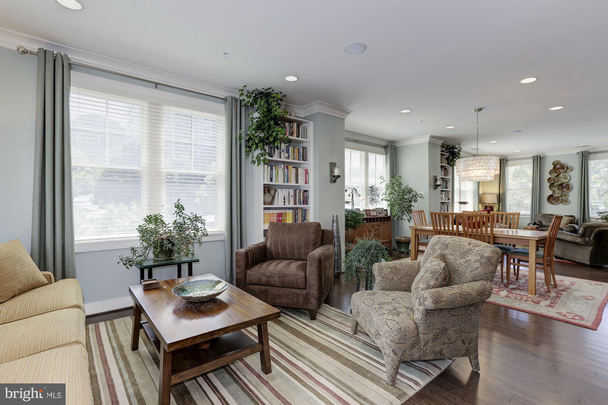 648 Ellsworth Drive Silver Spring, MD 20910 - Photo 16 of 33 Separate Sitting Area