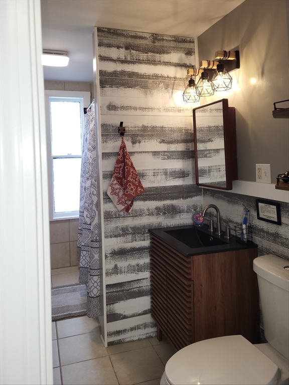 9 Reeves Street, Unit 2 Worcester, MA 01607 - Photo 7 of 22