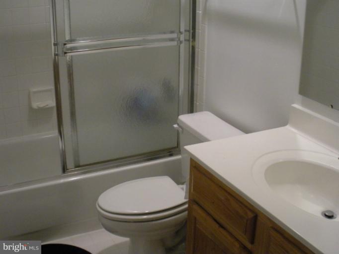1282 Wedgewood Manor Way Reston, VA 20194 - Photo 3 of 25 Bath #3
