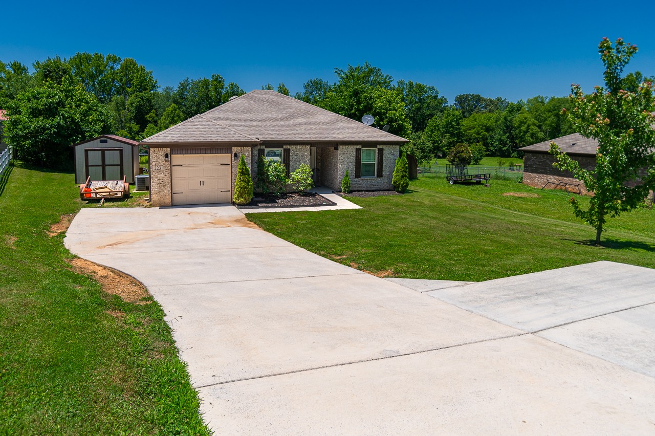 223 East Prospect Road Fayetteville, TN 37334 - Photo 3 of 34