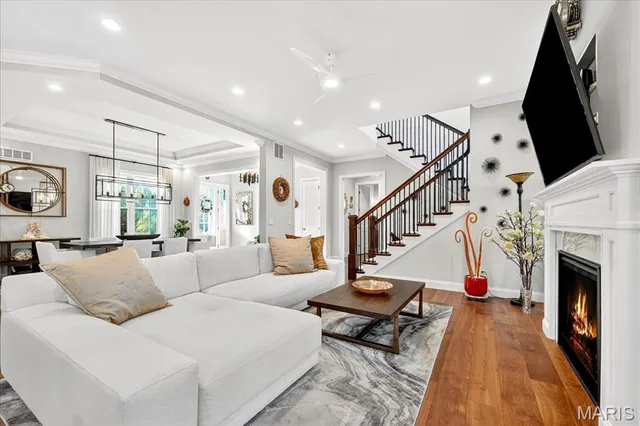 $1,500,000 | 10135 Fieldcrest Lane, St. Louis, MO 63124