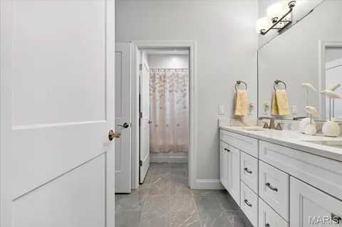 $1,500,000 | 10135 Fieldcrest Lane, St. Louis, MO 63124