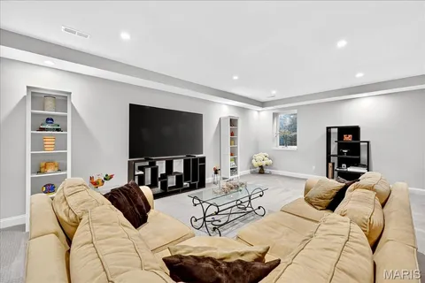 $1,500,000 | 10135 Fieldcrest Lane, St. Louis, MO 63124