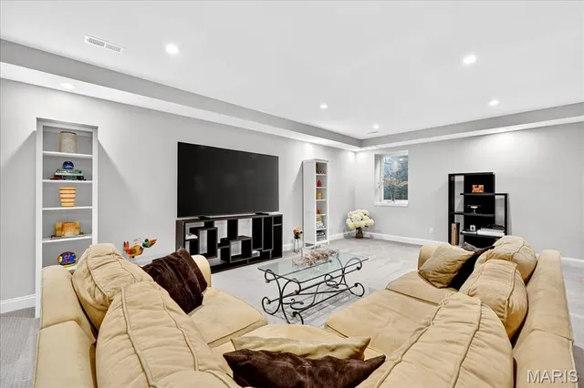 $1,500,000 | 10135 Fieldcrest Lane, St. Louis, MO 63124