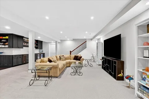 $1,500,000 | 10135 Fieldcrest Lane, St. Louis, MO 63124