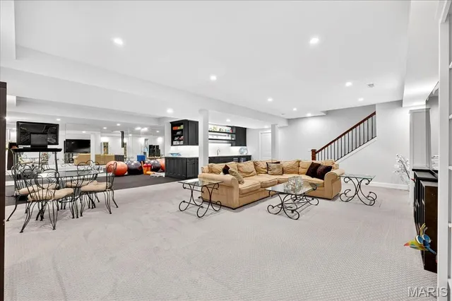 $1,500,000 | 10135 Fieldcrest Lane, St. Louis, MO 63124