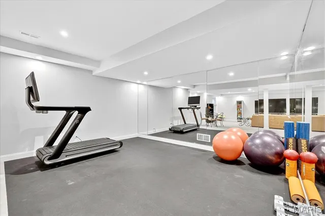 $1,500,000 | 10135 Fieldcrest Lane, St. Louis, MO 63124