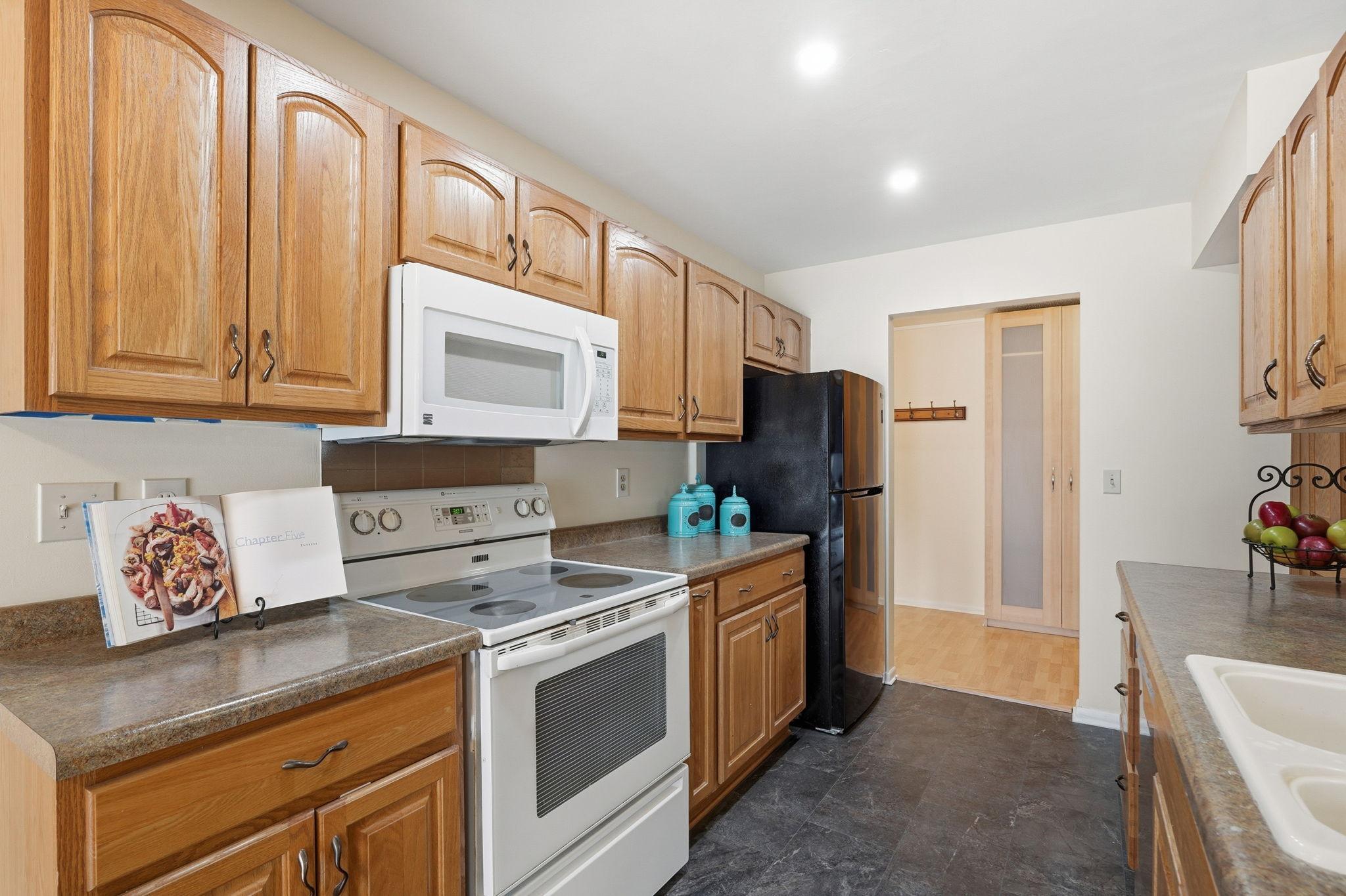 7290 Vista Court Eden Prairie, MN 55346 - Photo 3 of 20