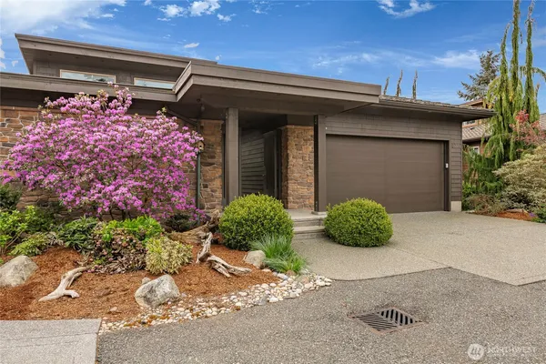 $2,100,000 | 8771 Clubhouse Point Drive, Blaine, WA 98230