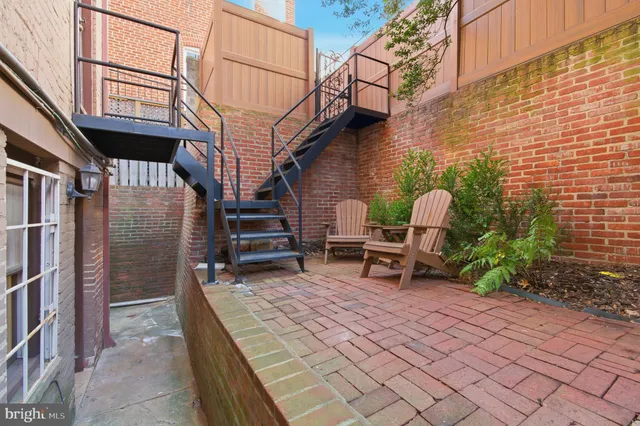 a view of livingroom with kitchen