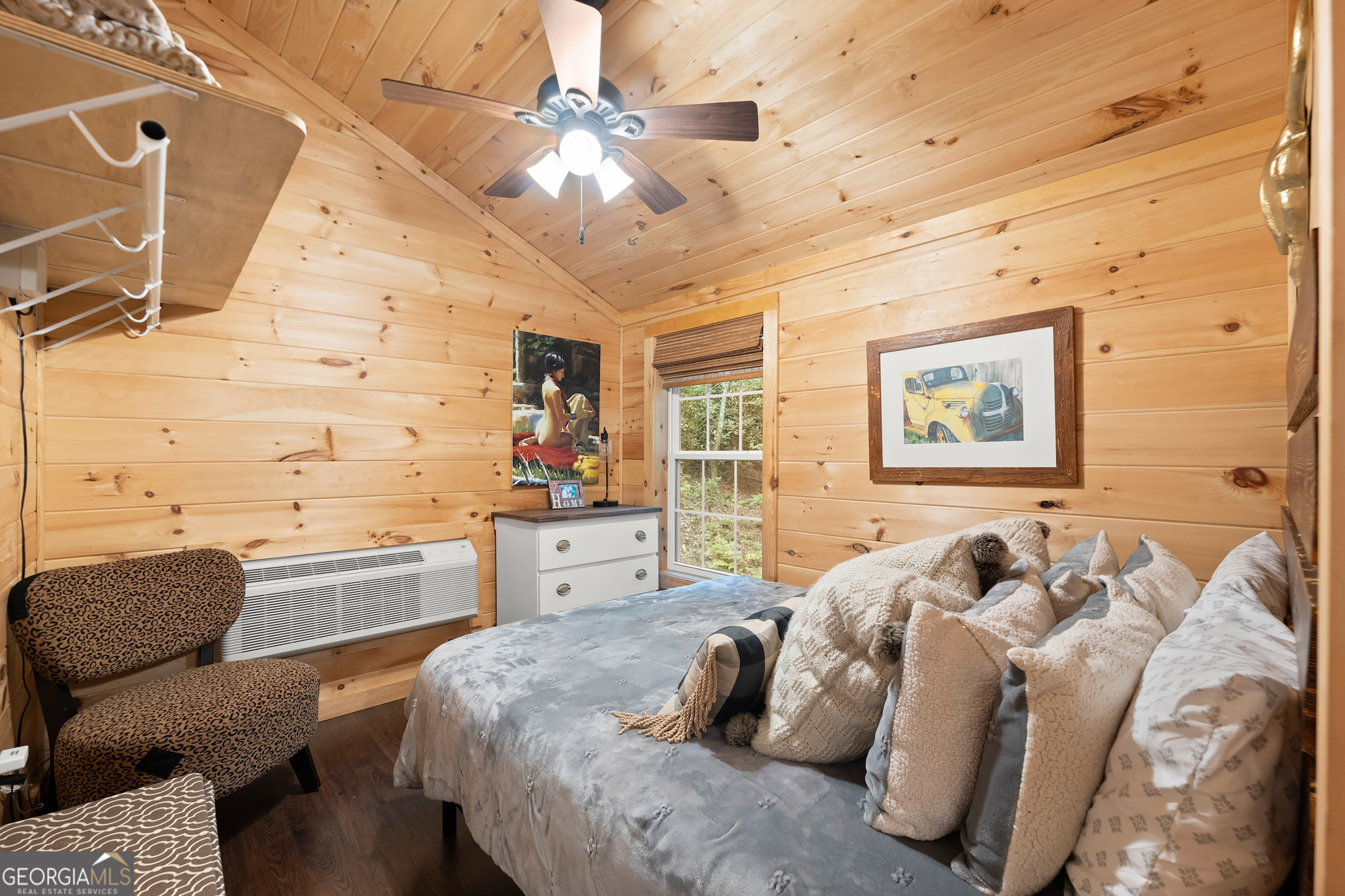 3103 Highway 197 Clarkesville, GA 30523 - Photo 20 of 30 a bed room with a bed and a couch