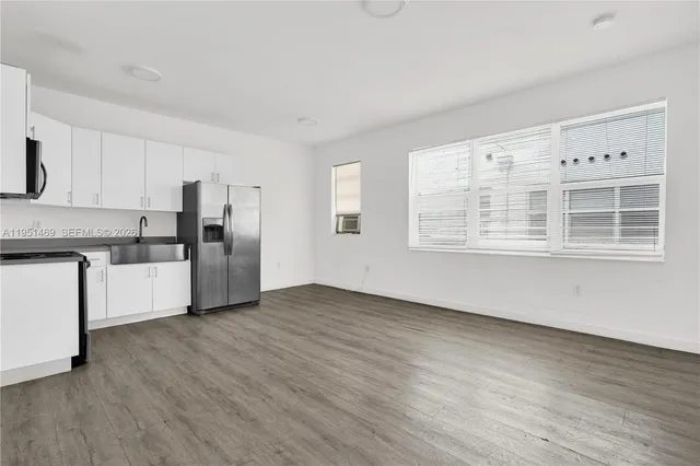 $1,750 | 402 Northwest 12th Avenue, Unit 202, Miami, FL 33128