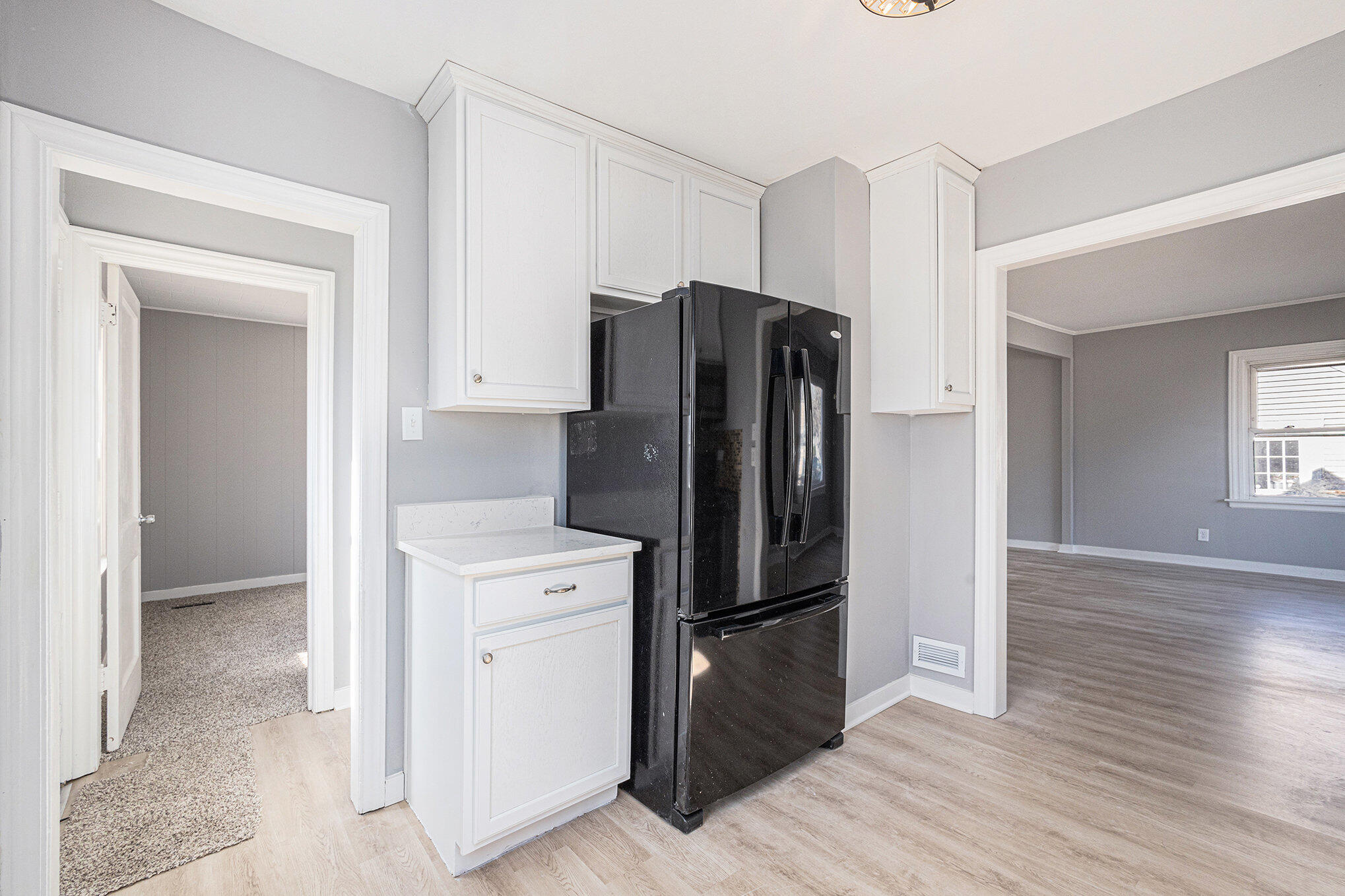 2156 Washington Circle Munster, IN 46321 - Photo 4 of 11 2038x1358