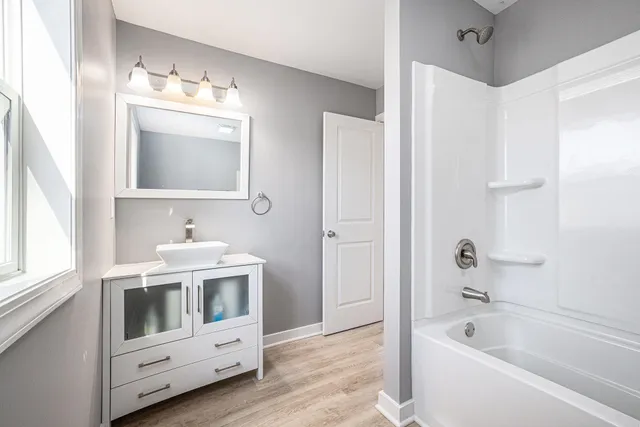 $2,300 | 2156 Washington Circle, Munster, IN 46321