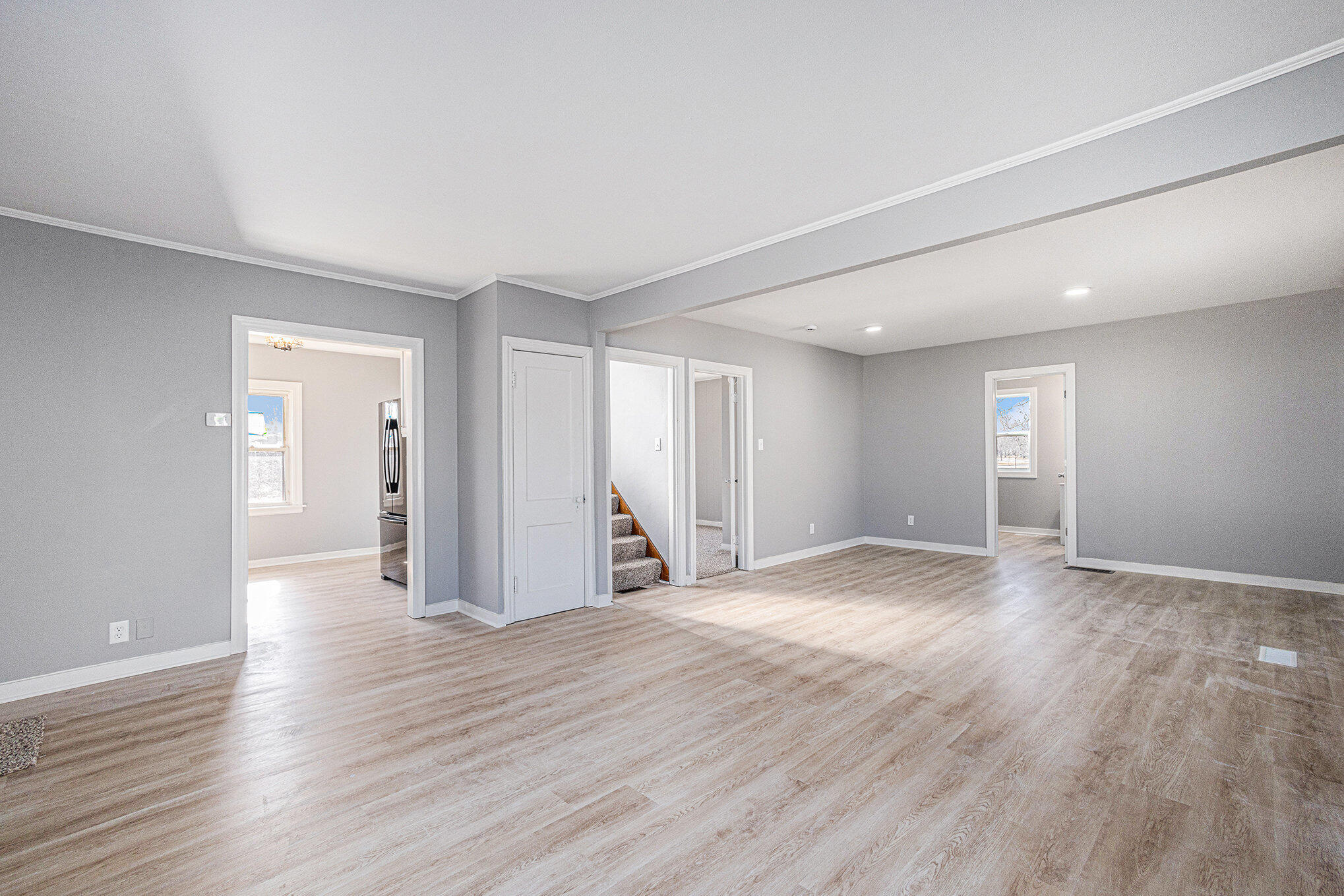 2156 Washington Circle Munster, IN 46321 - Photo 6 of 11 2038x1359