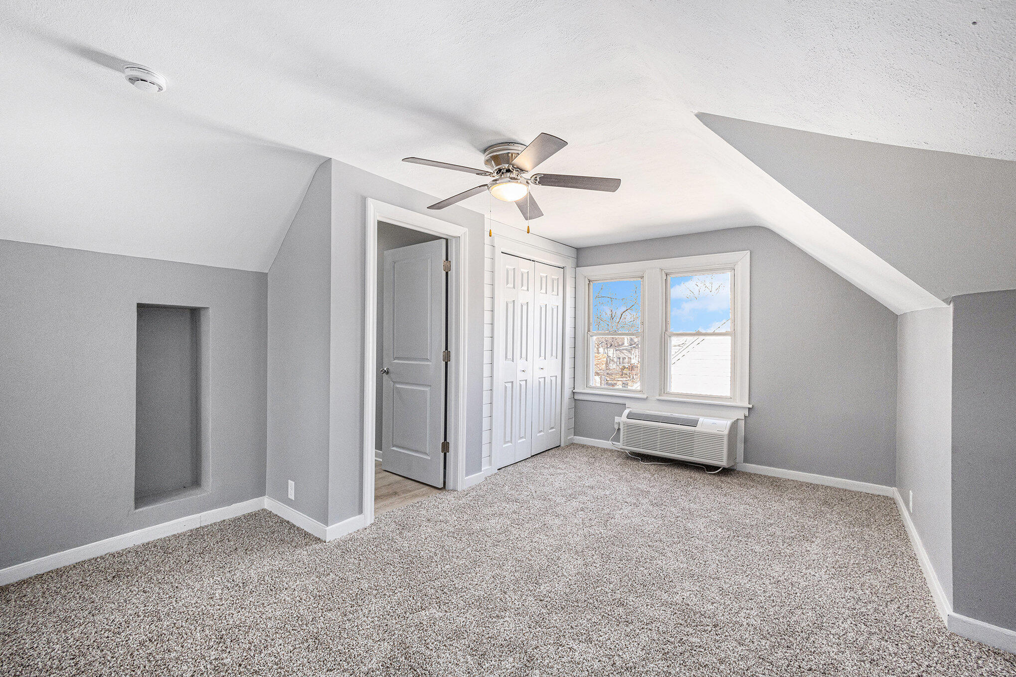 2156 Washington Circle Munster, IN 46321 - Photo 7 of 11 2038x1359