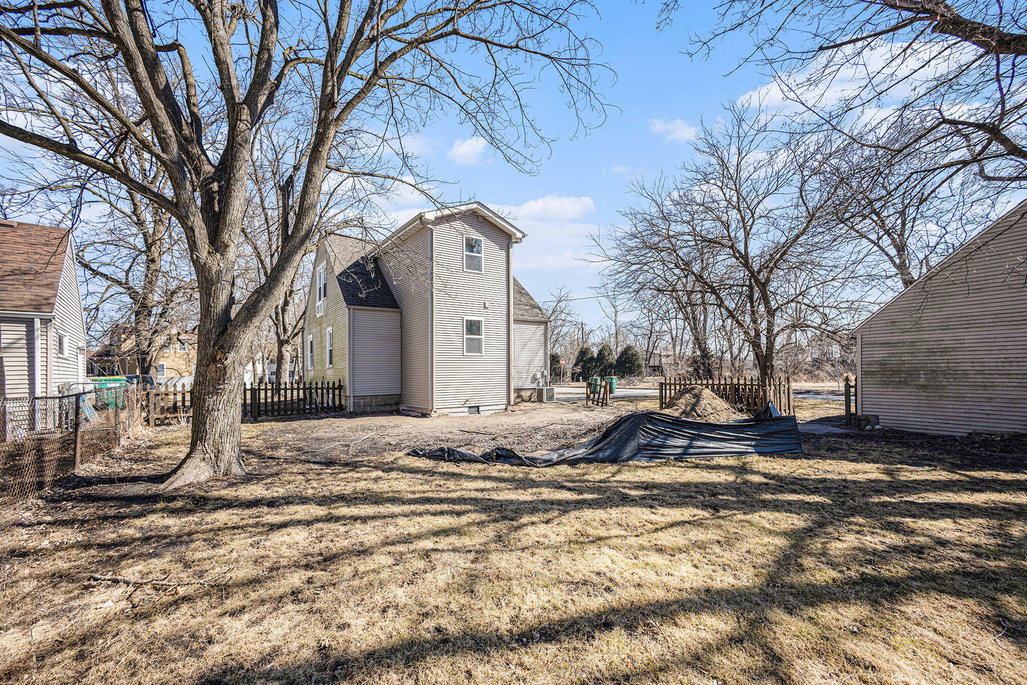 2156 Washington Circle Munster, IN 46321 - Photo 9 of 11 2038x1359