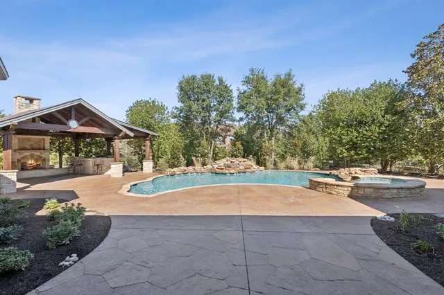 a view of outdoor space yard and patio
