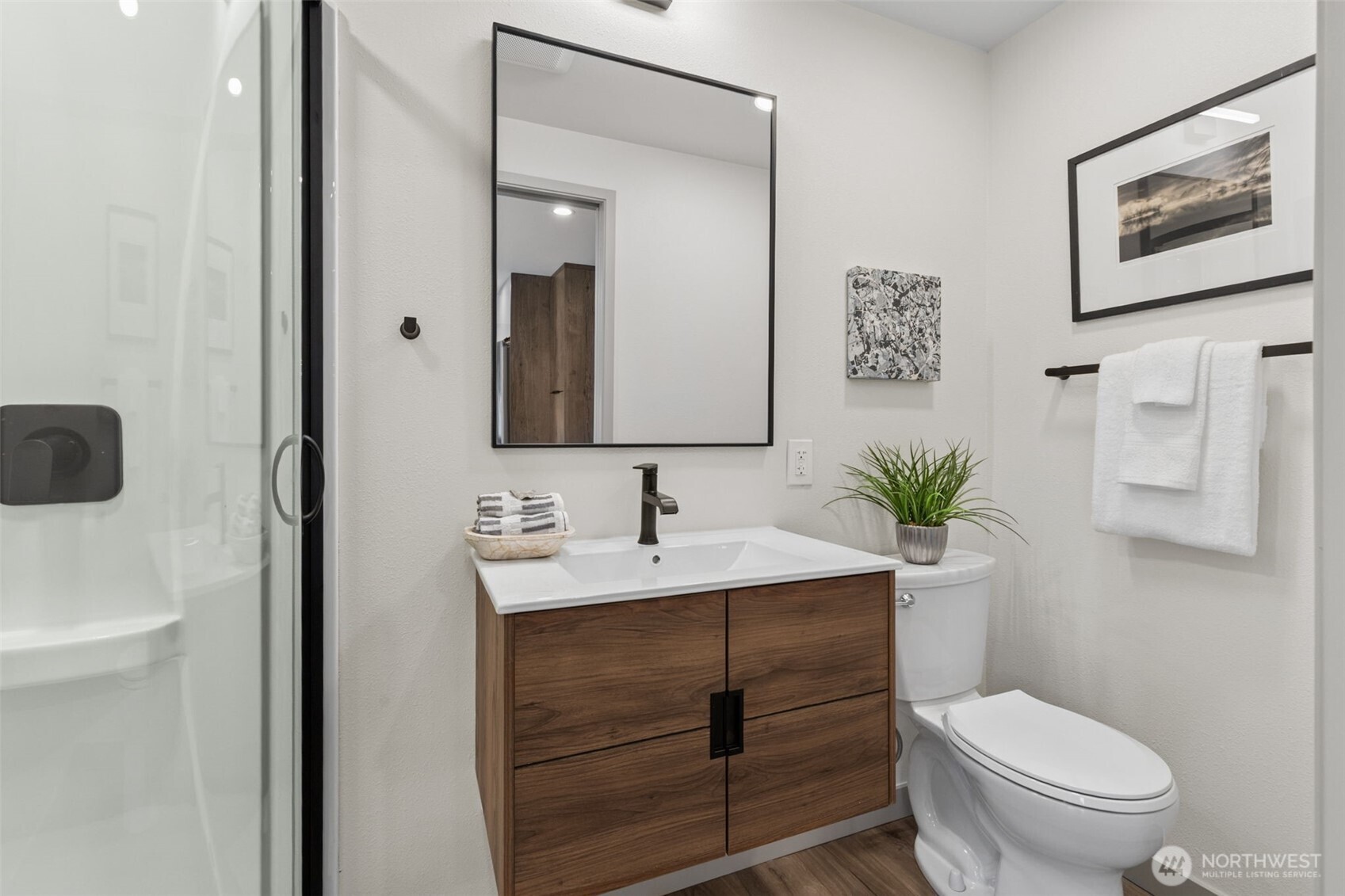 10021 19th Avenue Southwest Seattle, WA 98146 - Photo 15 of 31