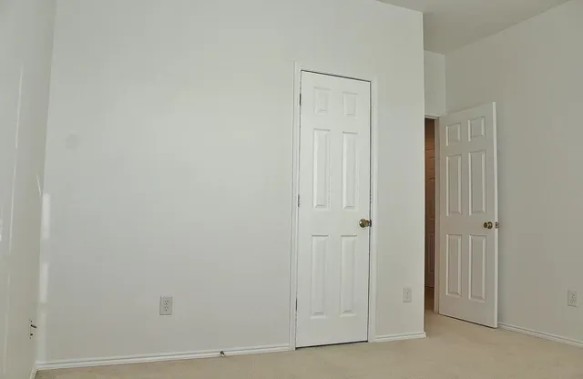 $2,225 | 6333 Pool View Drive, Dallas, TX 75249