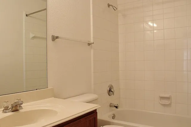 $2,225 | 6333 Pool View Drive, Dallas, TX 75249