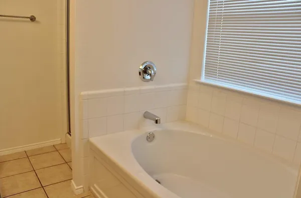 $2,195 | 6333 Pool View Drive, Dallas, TX 75249