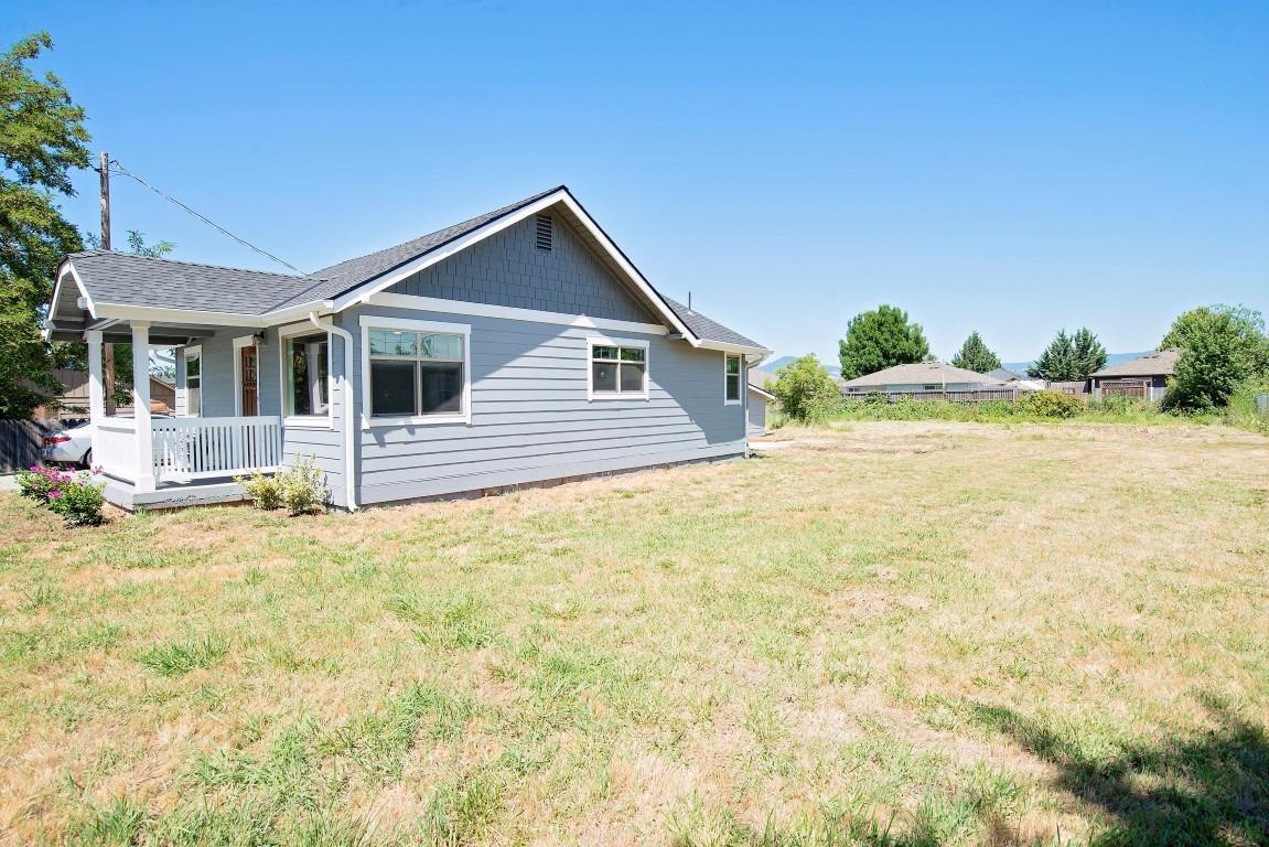 1309 Thomas Road Medford, OR 97501 - Photo 9 of 11 Additional Photo