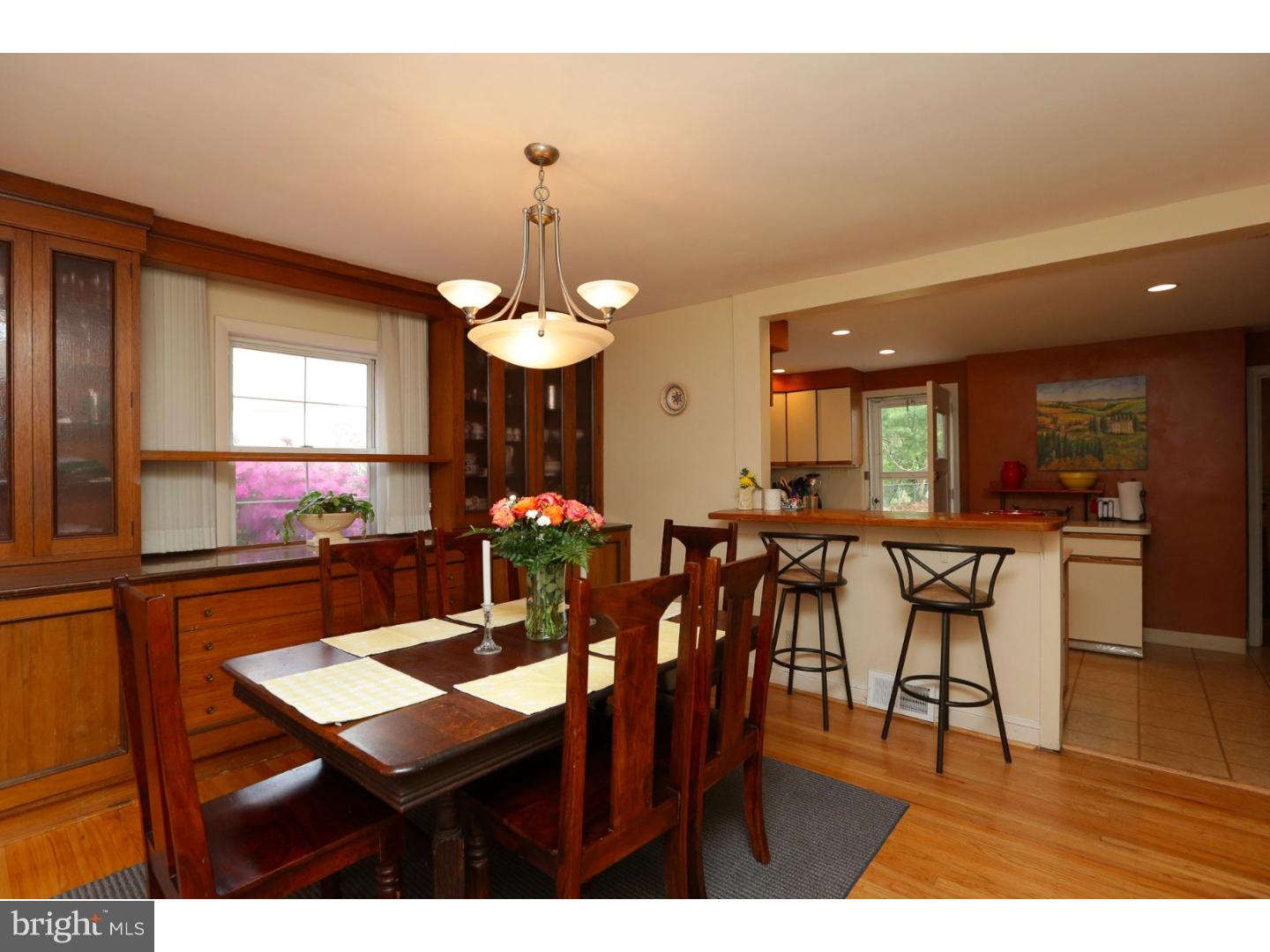 137 Kingston Road Cheltenham, PA 19012 - Photo 5 of 19