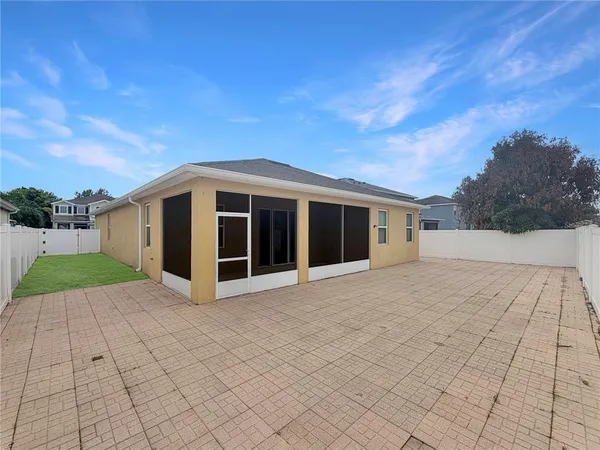 $2,950 | 12425 Fairlawn Drive, Riverview, FL 33579