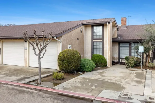 $300,000 | 1629 Willow Avenue, Clovis, CA 93612
