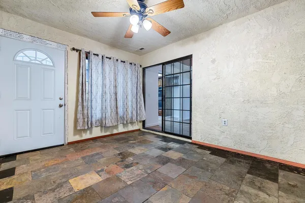 $300,000 | 1629 Willow Avenue, Clovis, CA 93612