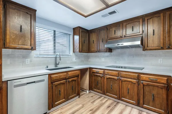 $300,000 | 1629 Willow Avenue, Clovis, CA 93612