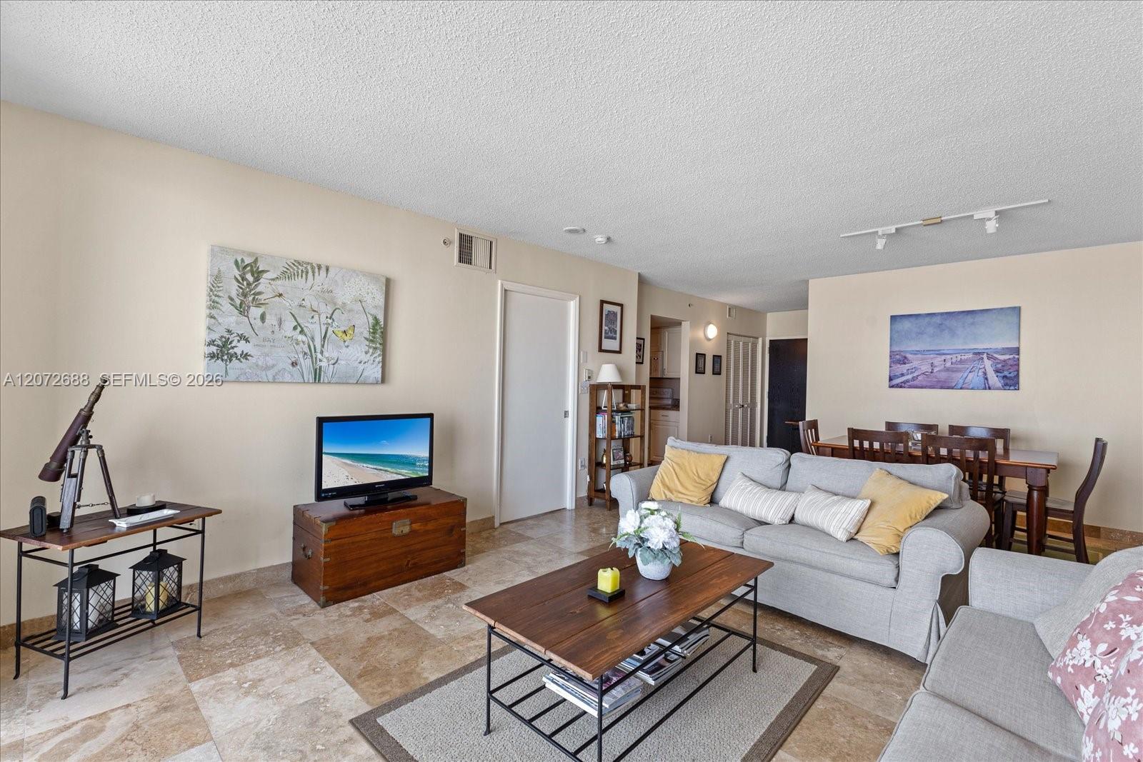 90 Alton Road, Unit 2005 Miami Beach, FL 33139 - Photo 10 of 37 Gallery Image 10