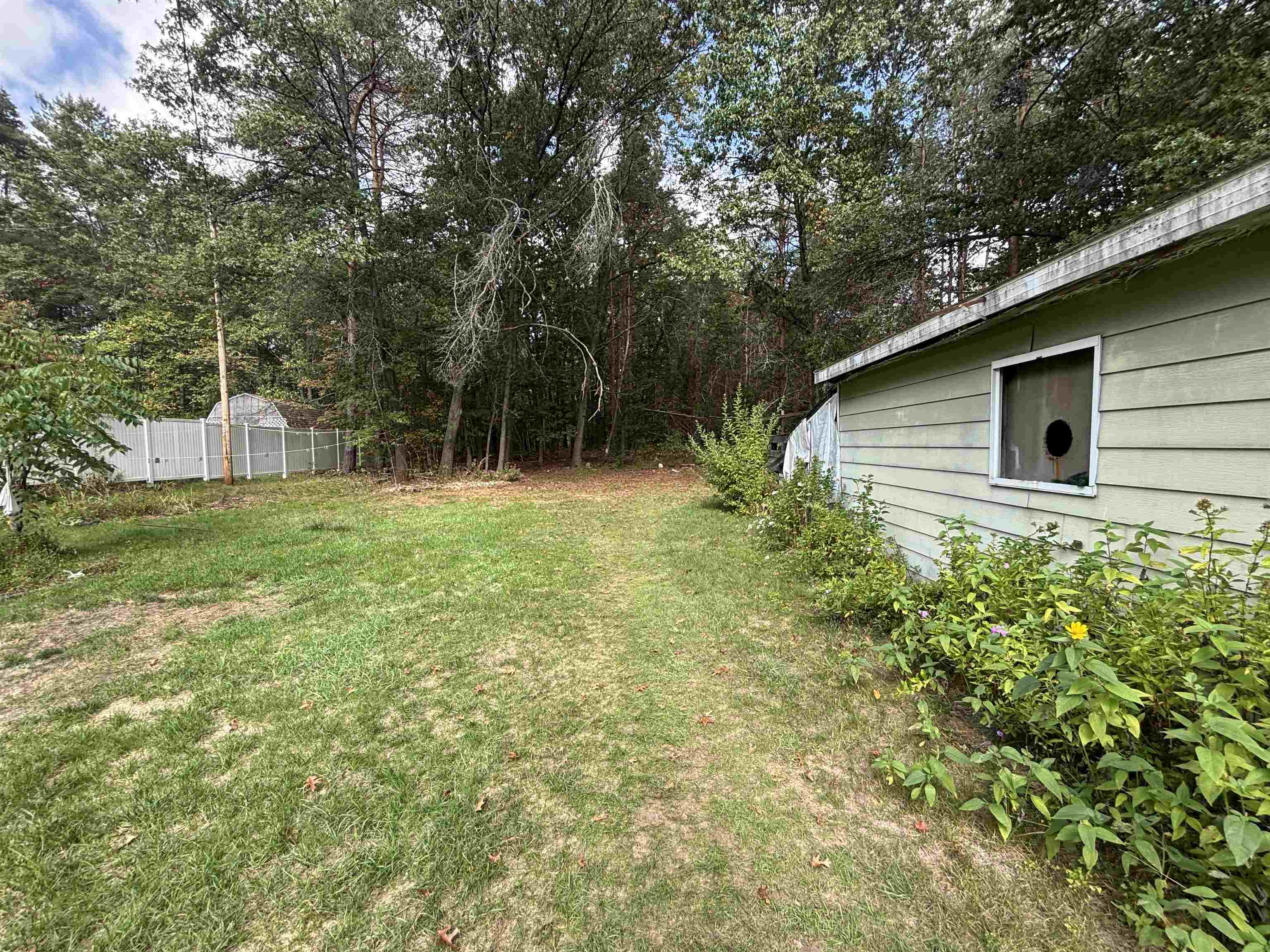 2094 West Maple Grove Road Farwell, MI 48622 - Photo 4 of 21