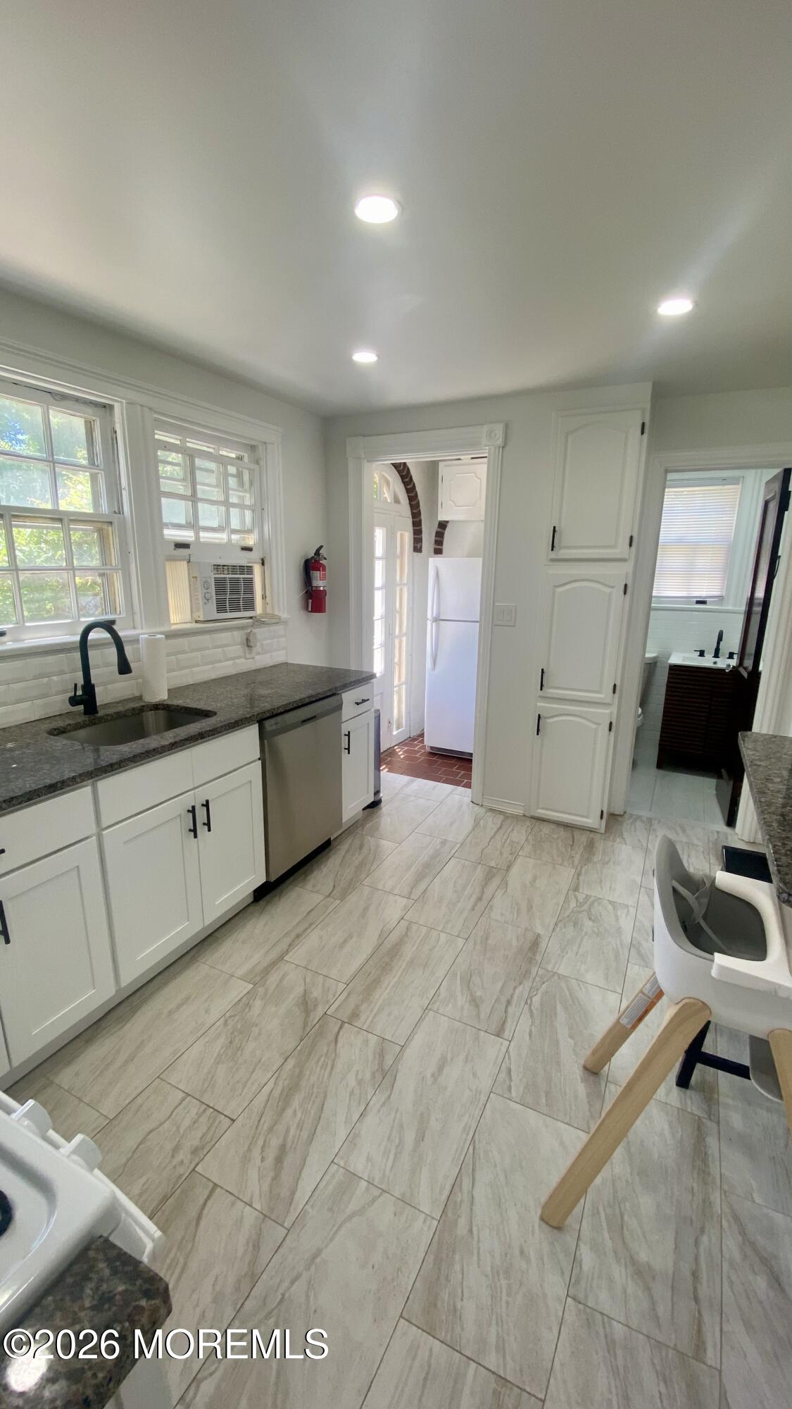 98 Darlington Road Deal, NJ 07723 - Photo 8 of 18 Eat in kitchen