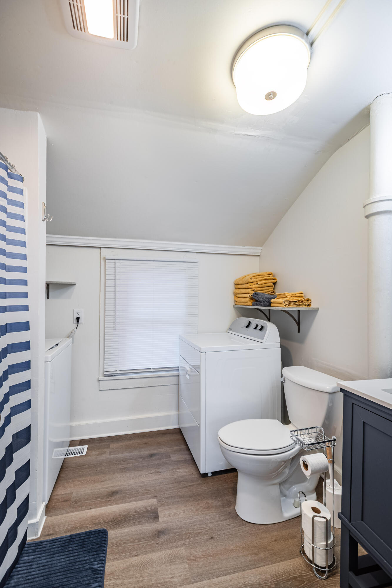 1406 6th Street South La Crosse, WI 54601 - Photo 7 of 16 C24I3976-HDR