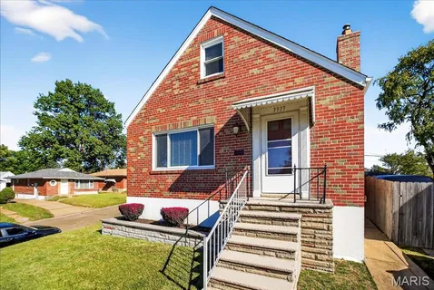 $179,000 | 3939 Itaska Street, St. Louis, MO 63116