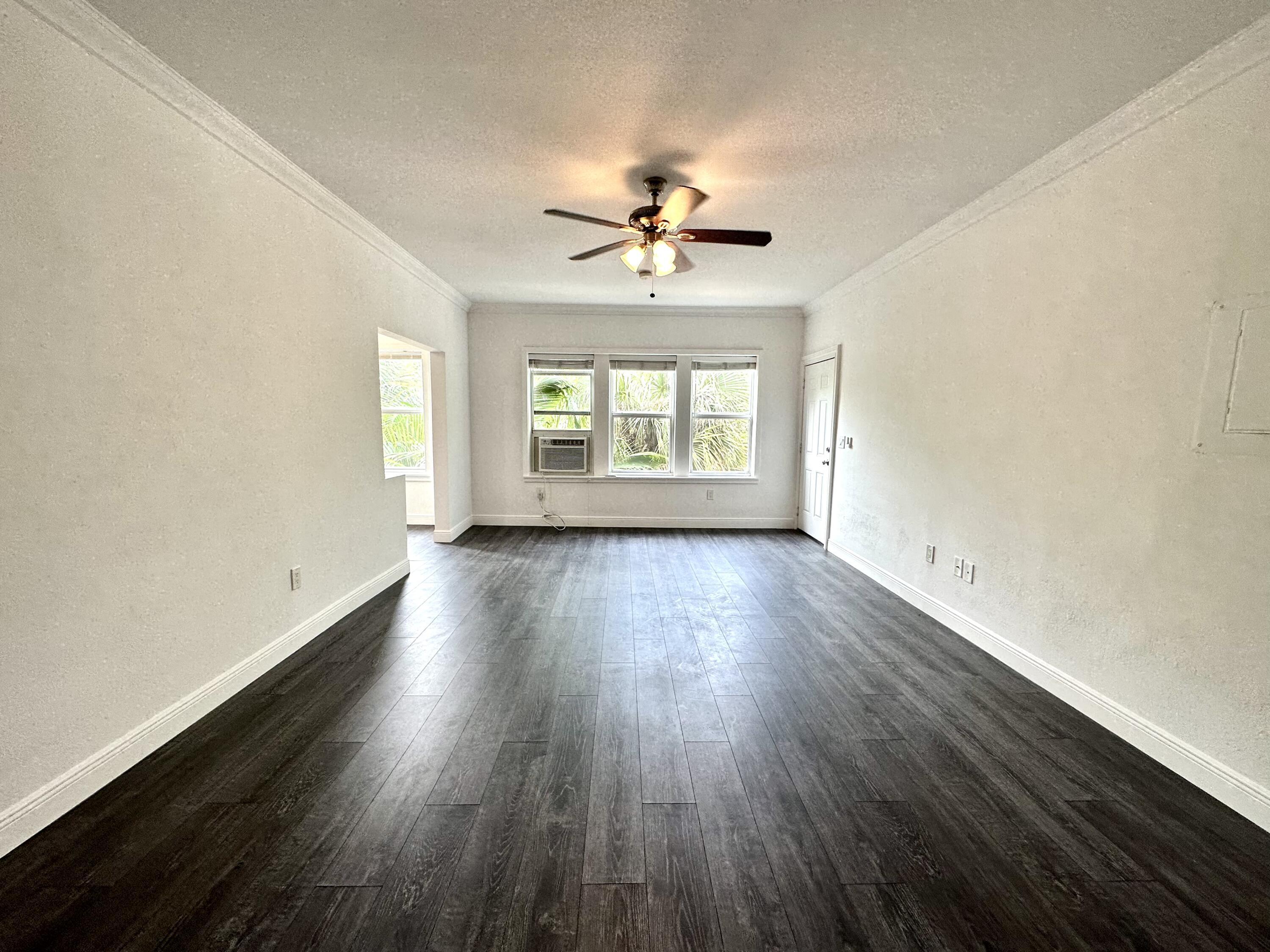815 Upland Road, Unit 6 West Palm Beach, FL 33401 - Photo 9 of 21 0A1AD4AD-EAD9-4B40-B9E3-F50FE9F8DF82