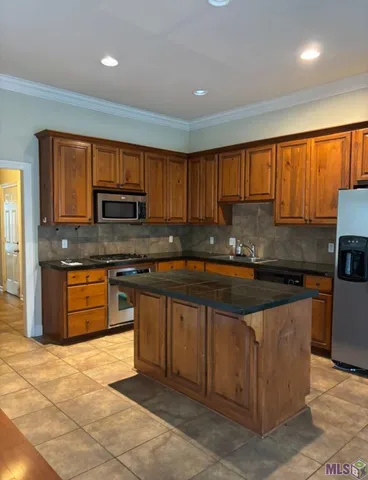 $1,950 | 14940 Wax Myrtle Avenue, Baton Rouge, LA 70817